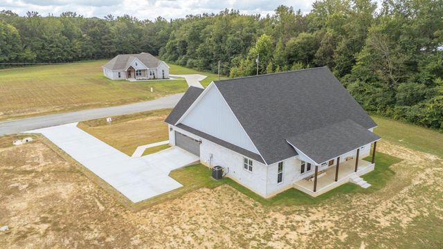 90 COLUMBUS LN, Adamsville, TN 38310