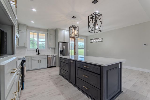 90 COLUMBUS LN, Adamsville, TN 38310