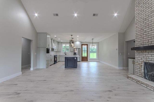 90 COLUMBUS LN, Adamsville, TN 38310