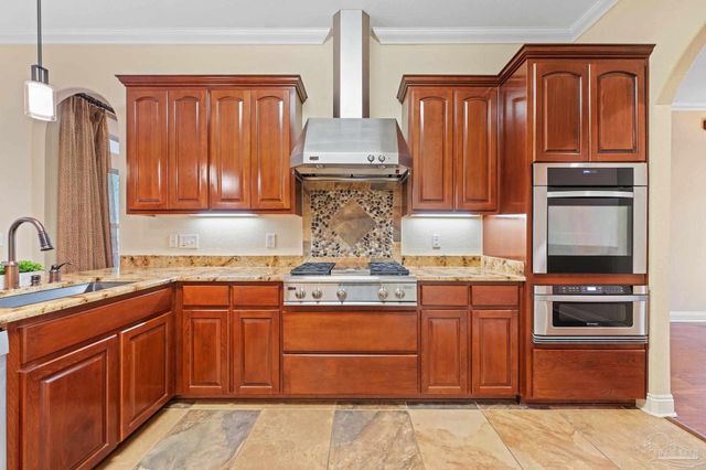 1011 Bucyrus Ln, Cantonment, FL 32533