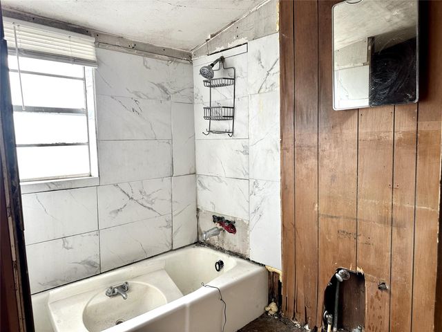 1148 Old Nails Creek RD, Giddings, TX 78942