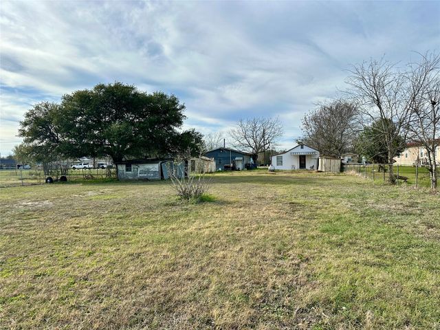 1148 Old Nails Creek RD, Giddings, TX 78942