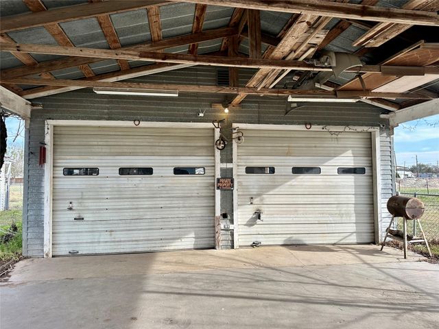 1148 Old Nails Creek RD, Giddings, TX 78942