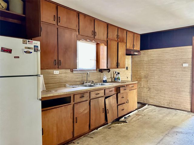 1148 Old Nails Creek RD, Giddings, TX 78942