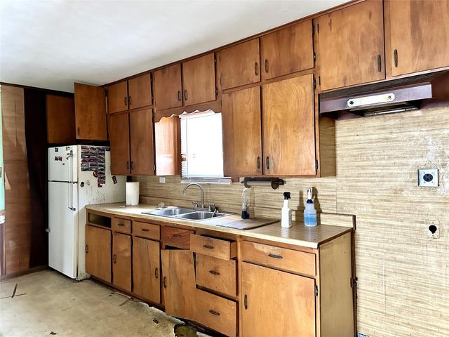 1148 Old Nails Creek RD, Giddings, TX 78942