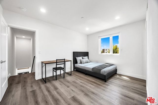 1269 W 36th Street, Los Angeles, CA 90007