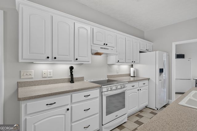 225 Sunny Hollow, Mcdonough, GA 30252