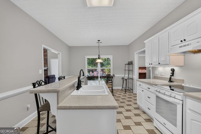 225 Sunny Hollow, Mcdonough, GA 30252