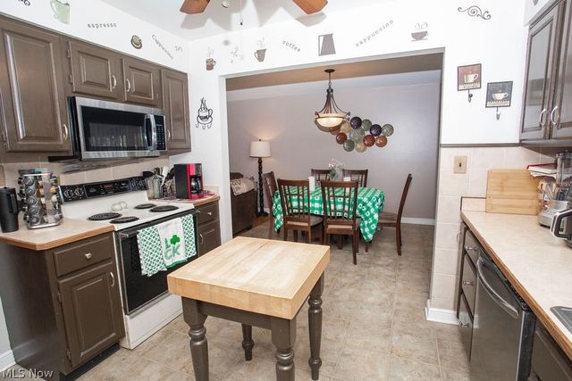 3490 Warwick Court, Canfield, OH 44406