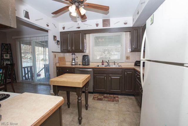 3490 Warwick Court, Canfield, OH 44406