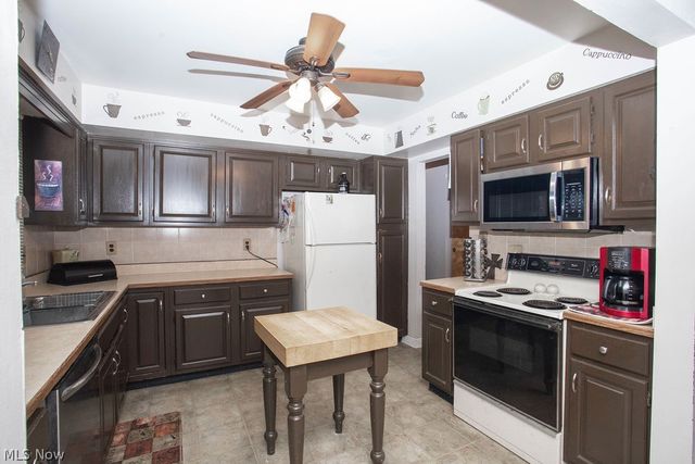 3490 Warwick Court, Canfield, OH 44406