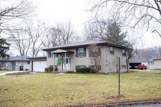 3490 Warwick Court, Canfield, OH 44406