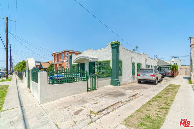 535 W 54th Street, Los Angeles, CA 90037