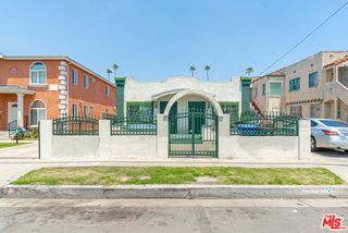 535 W 54th Street, Los Angeles, CA 90037