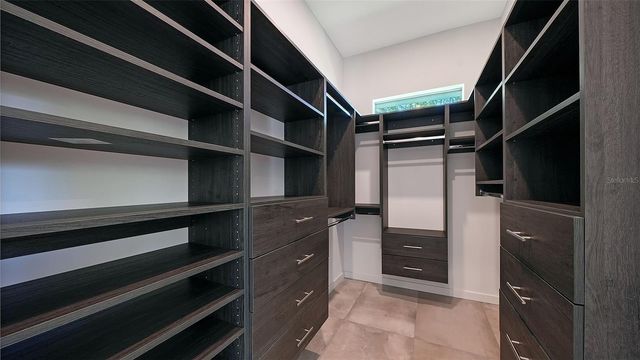 2010 HYDE PARK CIRCLE, Sarasota, FL 34239