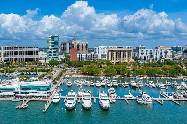 2010 HYDE PARK CIRCLE, Sarasota, FL 34239