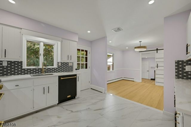 516 Harriet Pl, Franklin Lakes Boro, NJ 07417