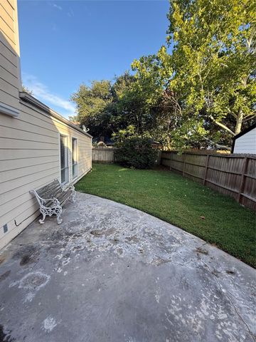 8119 Amurwood Drive, Tomball, TX 77375
