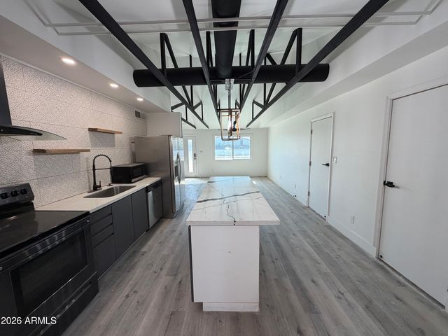 1346 E ALMERIA Road, Phoenix, AZ 85006