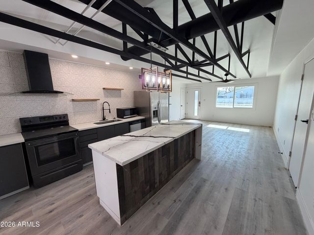 1346 E ALMERIA Road, Phoenix, AZ 85006