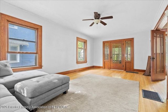 435 Regent Street, Lansing, MI 48912