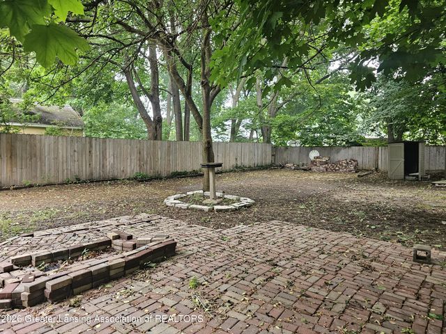 435 Regent Street, Lansing, MI 48912
