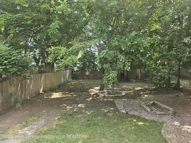 435 Regent Street, Lansing, MI 48912