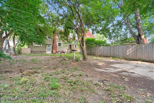 435 Regent Street, Lansing, MI 48912
