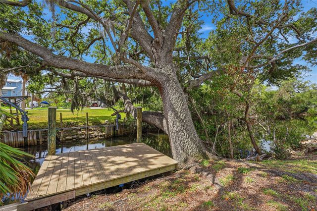 28 MICHIANA DRIVE, Terra Ceia, FL 34250