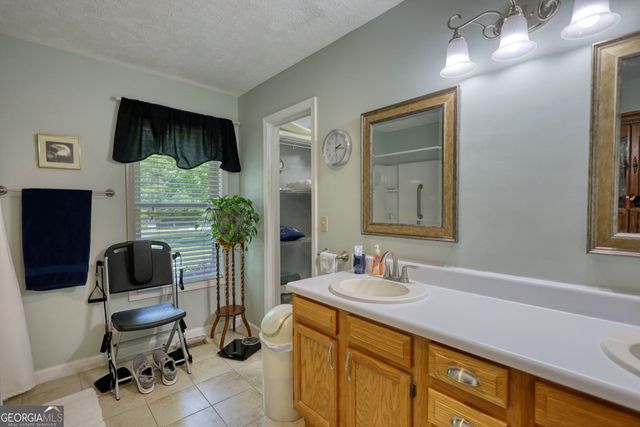1130 Rawlings Drive, Rutledge, GA 30663