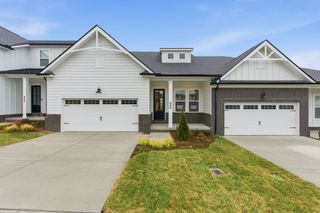 450 Buckwood Avenue, W, Thompsons Station, TN 37179