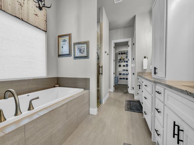 1217 Crown Valley Drive, Weatherford, TX 76087