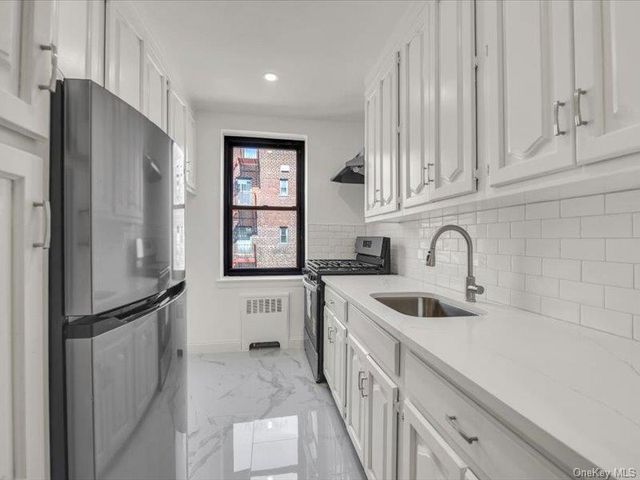 88-09 Northern Blvd 505, East Elmhurst, NY 11369