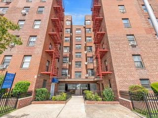 88-09 Northern Blvd 505, East Elmhurst, NY 11369