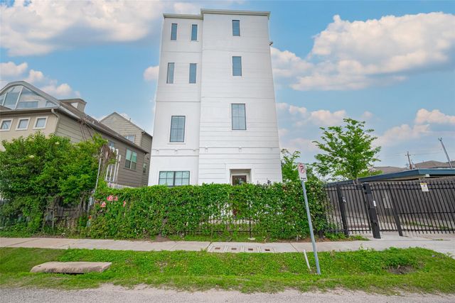 4318 E Center Street, Houston, TX 77007