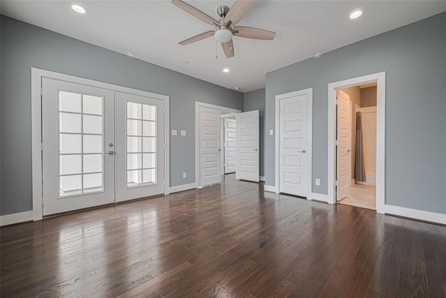 4318 E Center Street, Houston, TX 77007