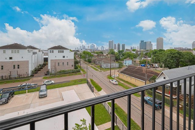 4318 E Center Street, Houston, TX 77007