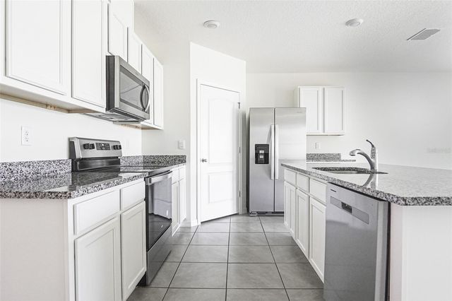 11364 AMBER RIDGE DRIVE, Zellwood, FL 32798