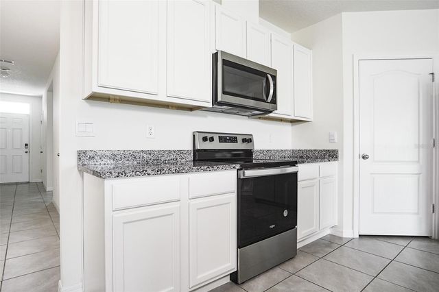 11364 AMBER RIDGE DRIVE, Zellwood, FL 32798