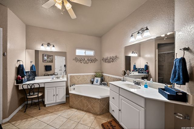 11118 Windy Willows, Helotes, TX 78023
