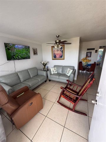 7101 SW 89th Ct 305, Miami, FL 33173