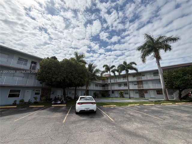 7101 SW 89th Ct 305, Miami, FL 33173