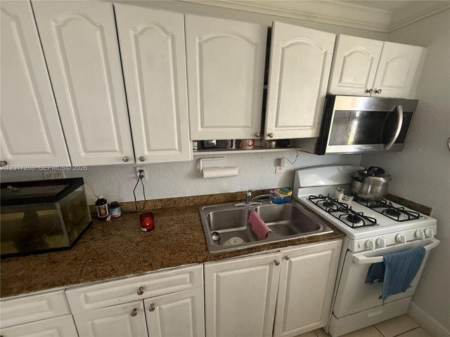 7101 SW 89th Ct 305, Miami, FL 33173