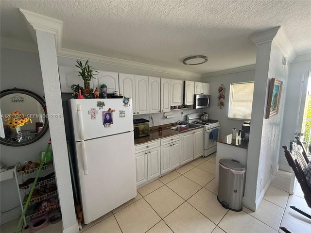 7101 SW 89th Ct 305, Miami, FL 33173