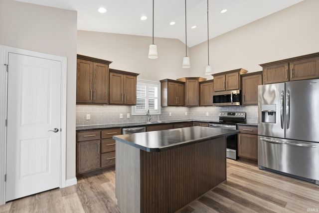 7864 Sunbeam Cove, Fort Wayne, IN 46835