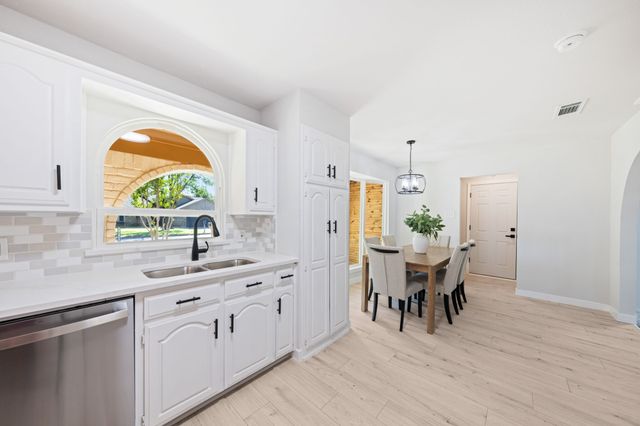 4507 Longacres Court, Arlington, TX 76016