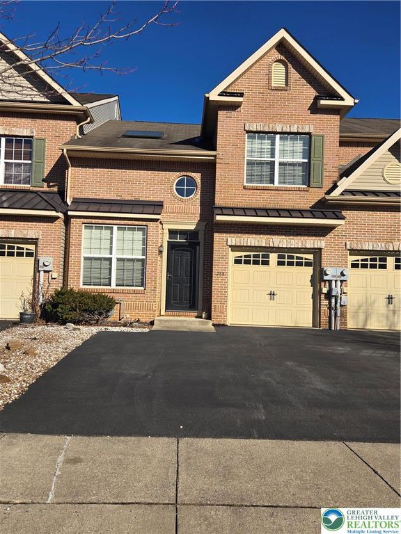 268 Blue Sage Drive, Upper Macungie Twp, PA 18104