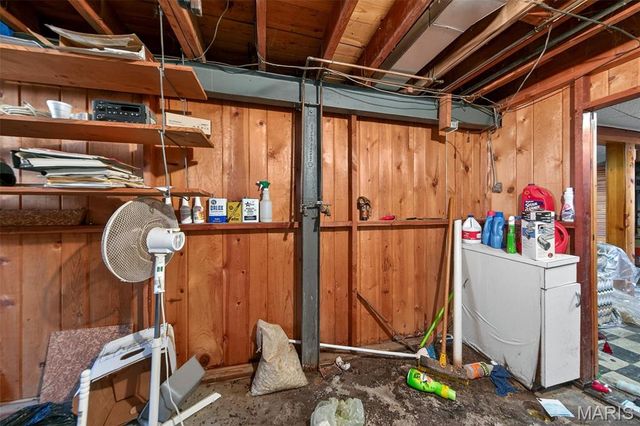 1201 Duenke Drive, St Louis, MO 63137