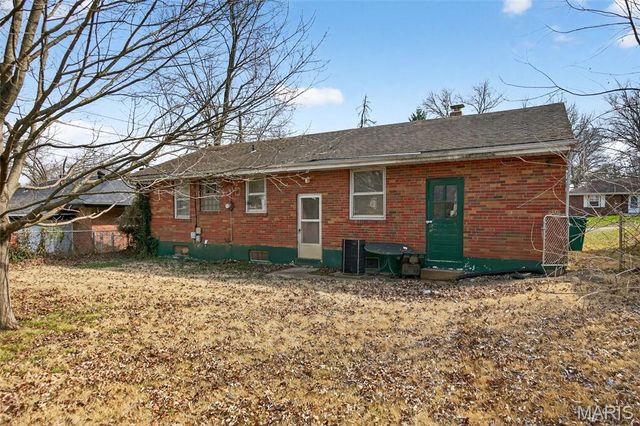 1201 Duenke Drive, St Louis, MO 63137