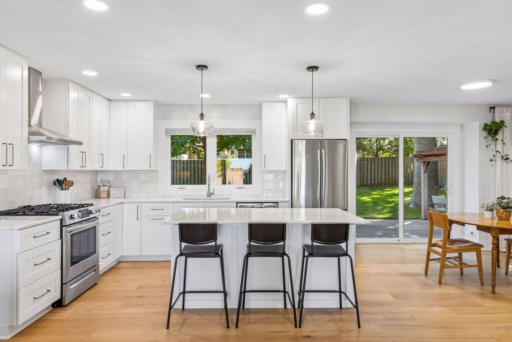 4721 School Road, Edina, MN 55424 — photo 2